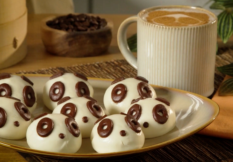 The Perfect Morning Duo: Synear Panda Bun & a Cozy Latte!