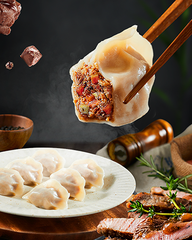 Shouda Beef, Pork & Green Onion Asian-Style Dumpling 手打天下京葱牛肉水饺
